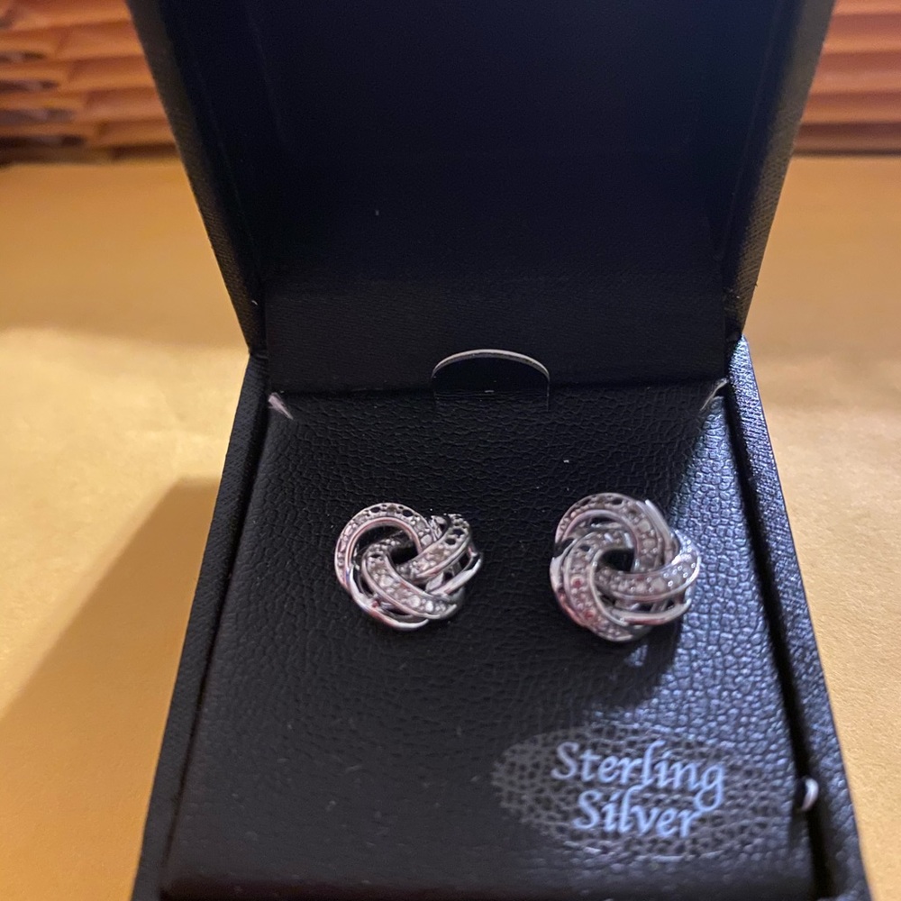 Sterling silver and diamond earrings - Picture 2 of 5